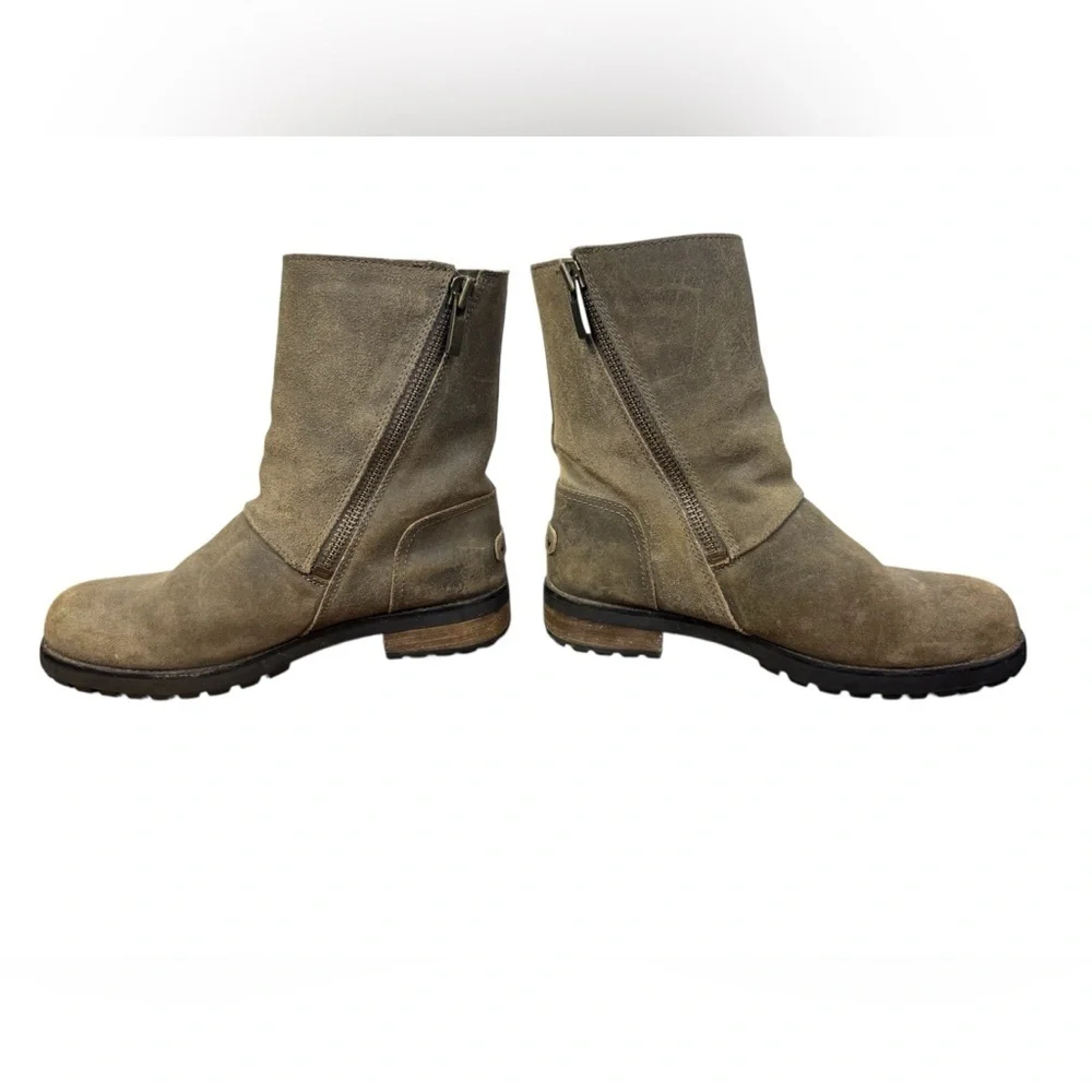 UGG women’s Niels II water resistant side zip moto Dove boots. Size 9.5 - Picture 4 of 11